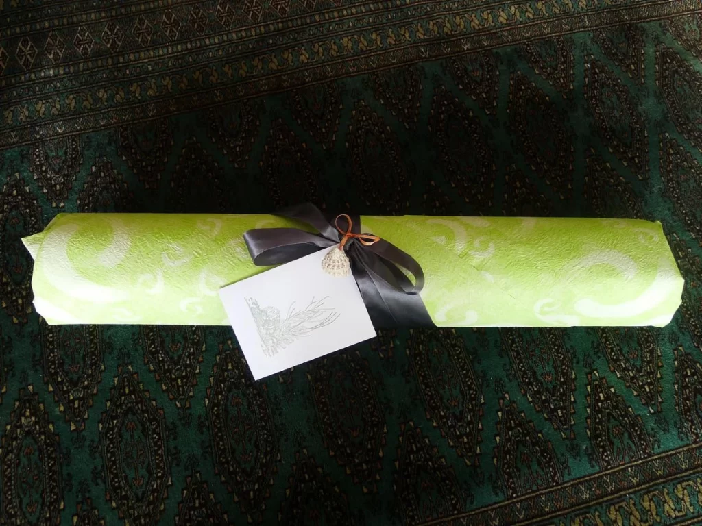 How To Gift Wrap A Yoga Mat 